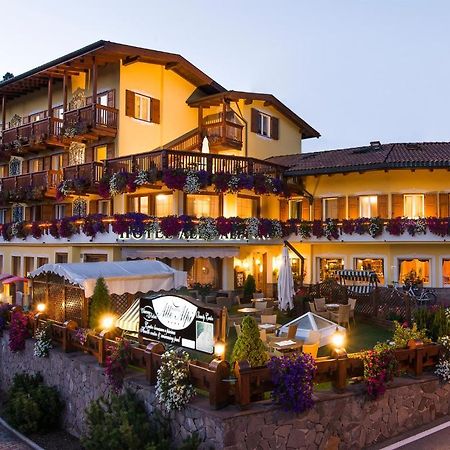 Hotel Alle Alpi โมเอนา ภายนอก รูปภาพ