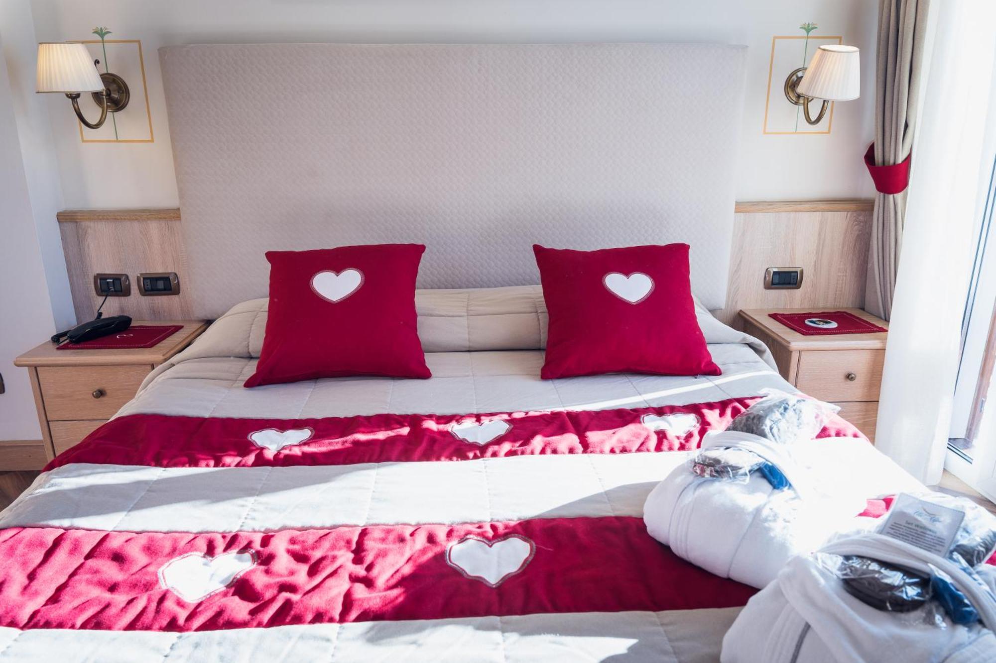 Hotel Alle Alpi โมเอนา ภายนอก รูปภาพ