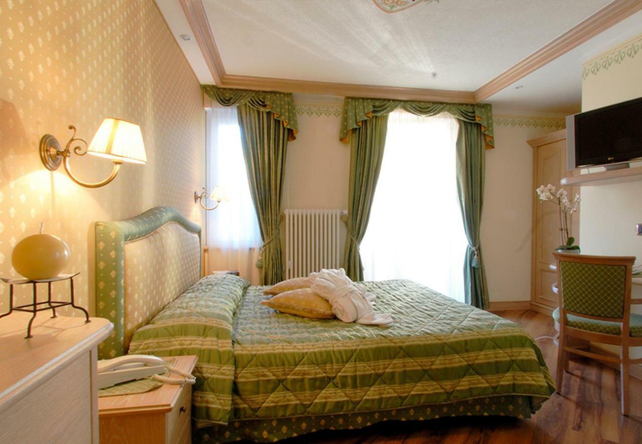 Hotel Alle Alpi โมเอนา ภายนอก รูปภาพ
